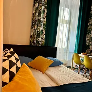 https://vintage-senacka-apartaments.krakowhotelspoland.com